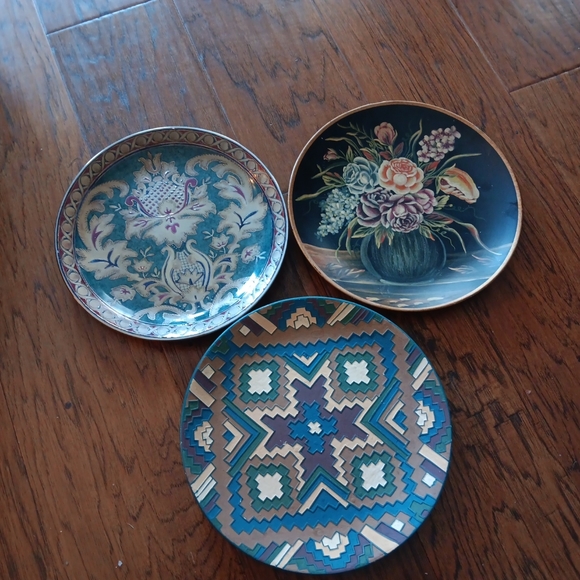 toyo Other - GORGEOUS Set of 3 TOYO Ceramic 11" Decorative Plates.